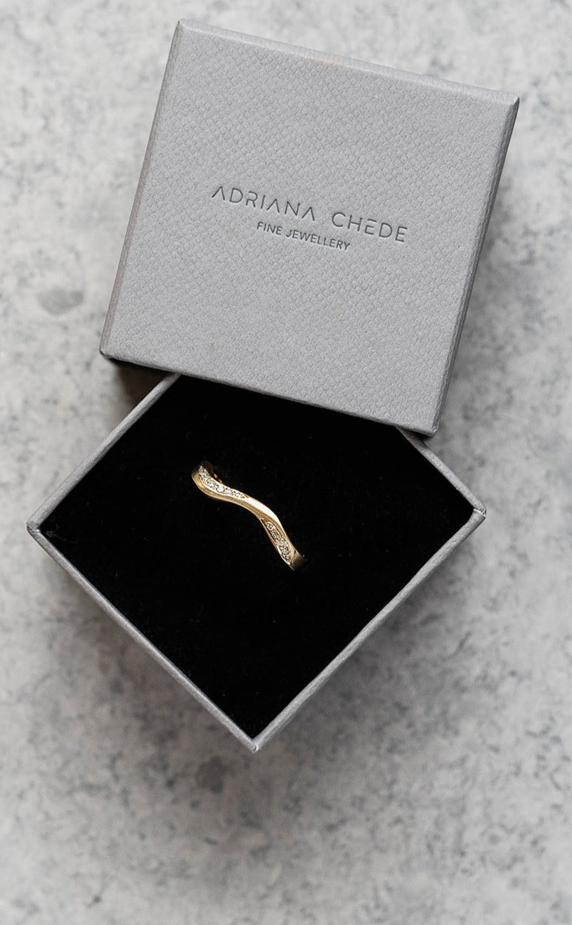 La Seine 18ct Gold Chain Ring with Diamonds - Adriana Chede Jewellery